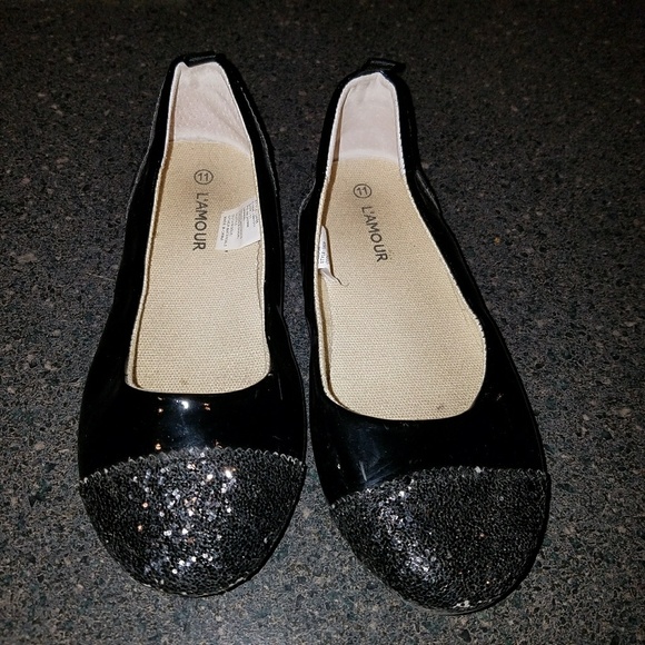 Girl's Flats - Picture 2 of 6